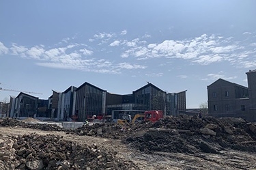 向建黨100年獻(xiàn)禮項(xiàng)目南湖湖濱（嘉絹印象、鴛湖里弄、南湖書院、南堰新景），經(jīng)與工地積極努力配合1000多臺(tái)配電箱在100天內(nèi)基本完成交付。